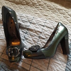 Naughty Monkey green heeled pumps